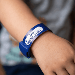 Gyermekazonosító, feliratozható karszalag